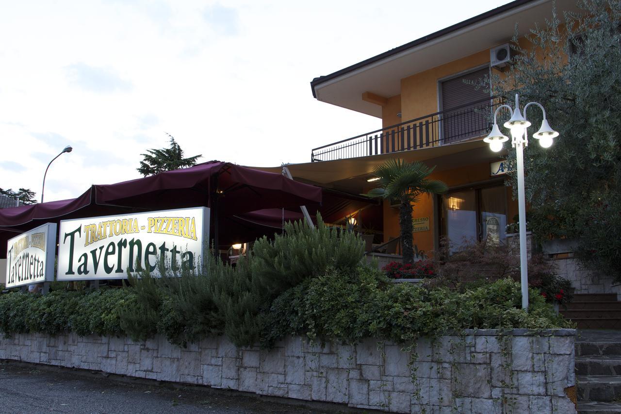 Albergo Tavernetta カステルヌオーヴォ・デル・ガルダ エクステリア 写真